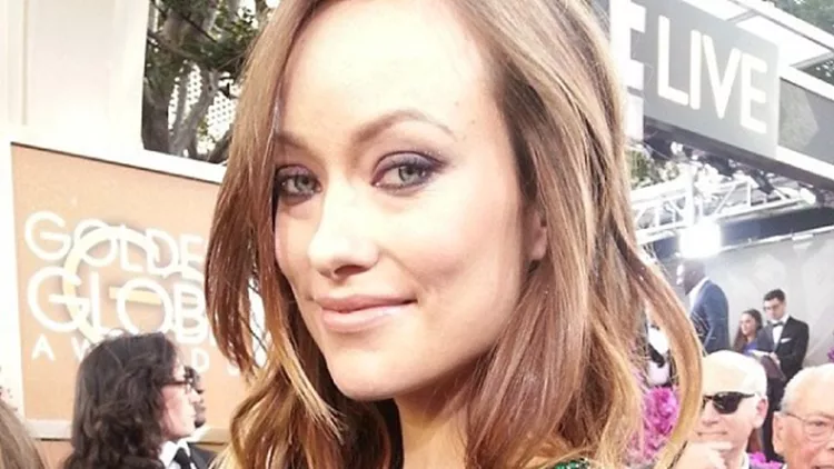 H εγκυμονούσα Olivia Wilde πιο όμορφη από ποτέ πόζαρε στο φακό λίγο μετά την άφιξή της.