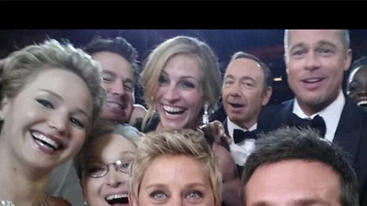 Το selfie ρεκόρ της Ellen DeGeneres
