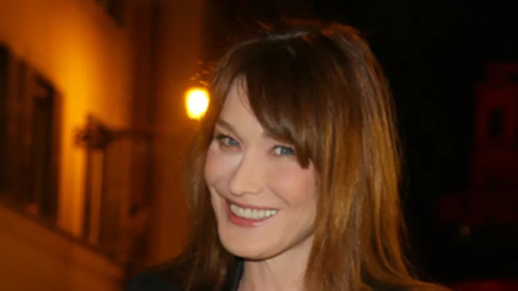 Η Carla Bruni σε event τoυ οίκου Bulgari