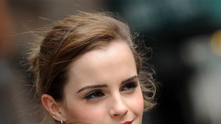 H Emma Watson εντυπωσιάζει με Saint Laurent