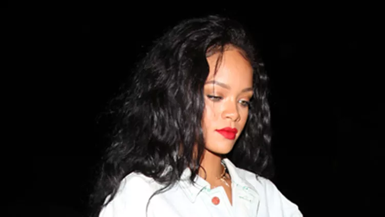 Το νέο σέξι look της Rihanna