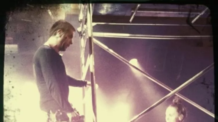 tamta_mazw_proves_default