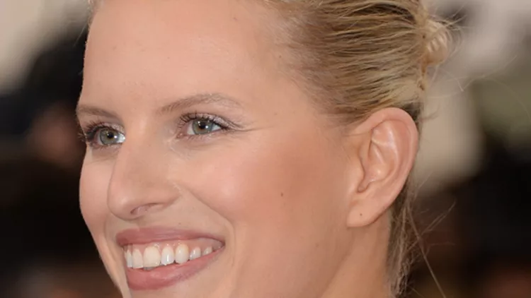 To natural look της Karolina Kurkova