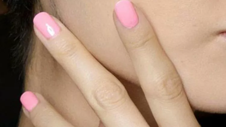 Ροζ νύχια: Το hot trend για το Καλοκαίρι 2014