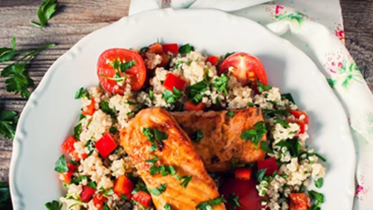 Love to Cook: Σολομός ψητός με σαλάτα