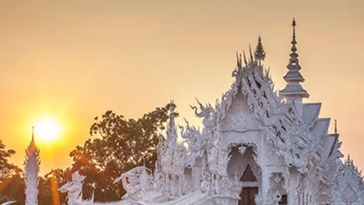 O ολόλευκος ναός της Ταιλάνδης