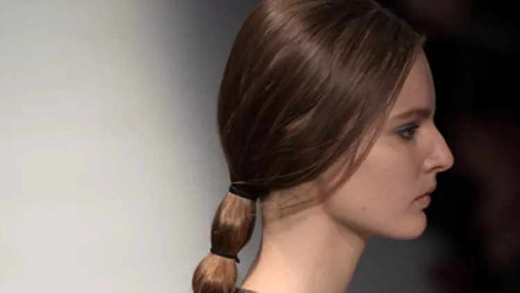 Bubble Ponytail: Το νέο trend στα μαλλιά που αγαπούν οι celebrities