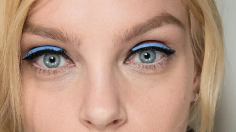 Χρώμα + eyeliner = Ο νέος τρόπος εφαρμογής που θα σε ενθουσιάσει 
