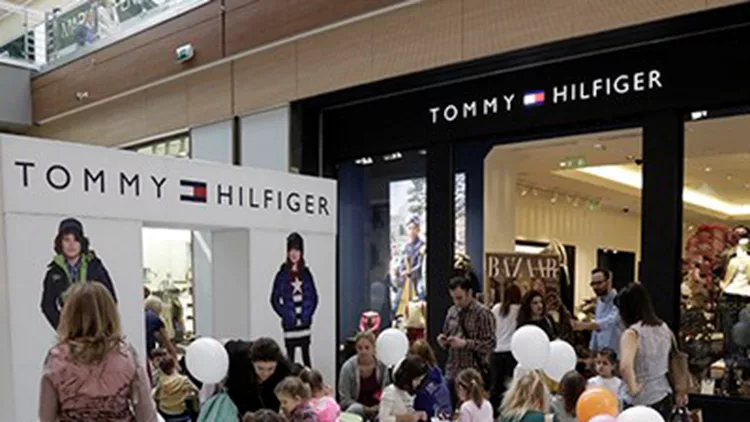 Ψήφισε το αγαπημένο σου σχέδιο από τους μικρούς σχεδιαστές του Tommy Hilfiger