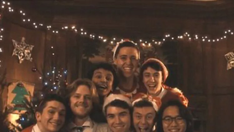 BINTEO: Οι φοιτητές του Oxford University τραγουδούν το "All I want for Christmas is you"