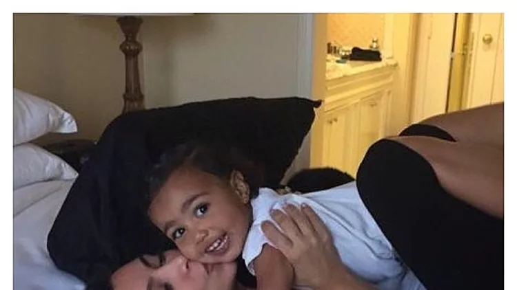 H κόρη της Kim Kardashian και του Kanye West, North West είναι το μωρό που έχει τρελάνει το instagram 