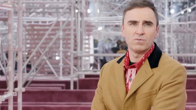 Το ξεκίνημα του Raf Simons ως creative director στον οίκο Dior έγινε ντοκιμαντέρ