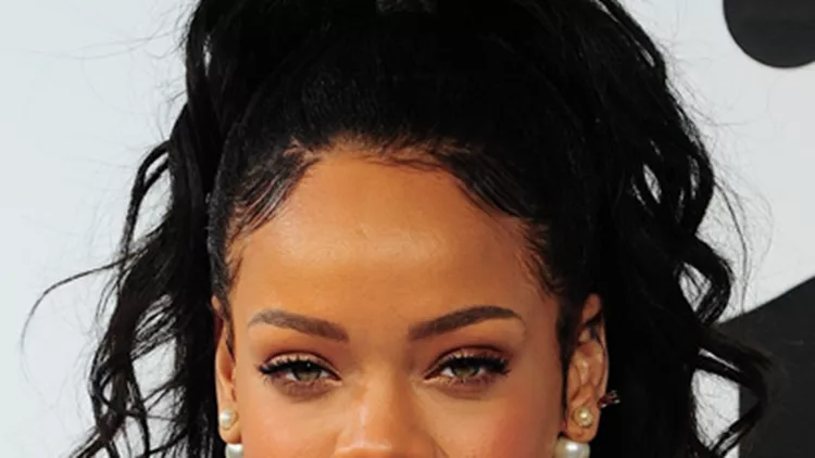 H Rihanna είναι το νέο πρόσωπο του οίκου Dior