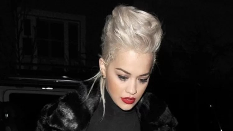 Rita Ora: Χωρίς σουτιέν στους δρόμους του Λονδίνου!
