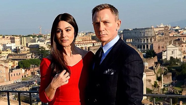 Monica Bellucci: Εντυπωσιακά όμορφη στο trailer του νέου James Bond 