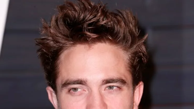 Robert Pattinson: Αρραβωνιάστηκε ή είναι αστείο Πρωταπριλιάς;