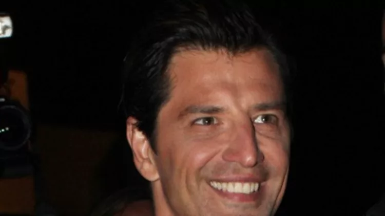 Σάκης Ρουβάς: Τι έγινε στη συναυλία για τα 90 χρόνια από τη γέννηση του Μίκη Θεοδωράκη 