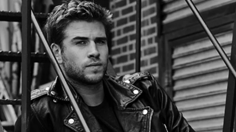 O Liam Hemsworth σε έναν διαφορετικό ρόλο!