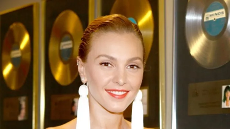 Τάμτα: Μιλάει αποκλειστικά στο missbloom.gr για το νέο της τραγούδι, τη διατροφή της και τα μυστικά για τέλεια selfies 