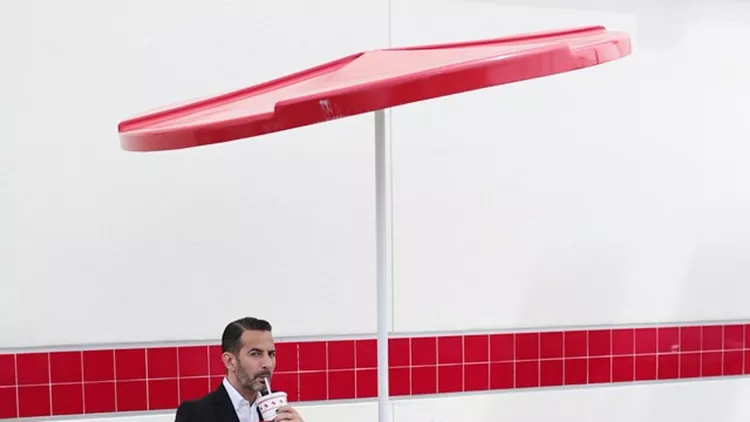 Πρόσωπο έκπληξη στη χειμερινή καμπάνια του Marc Jacobs