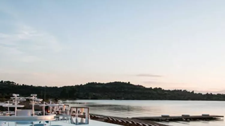 Το Nikki Beach καλωσορίζει το καλοκαίρι με ένα White Party