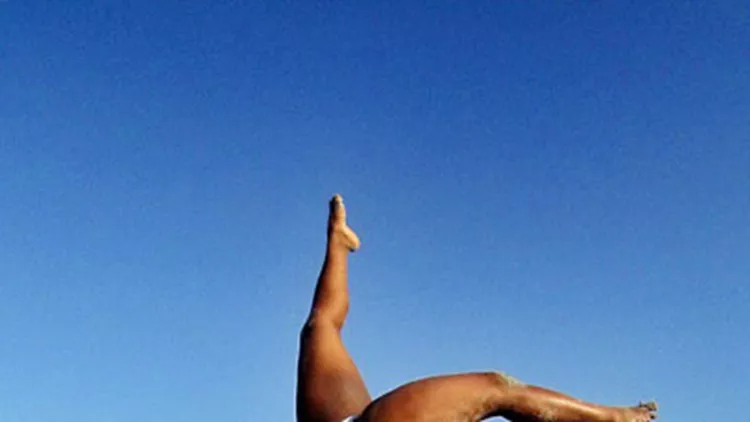 Η Jessamyn Stanley είναι η plus size yogi που αλλάζει τα δεδομένα στη yoga