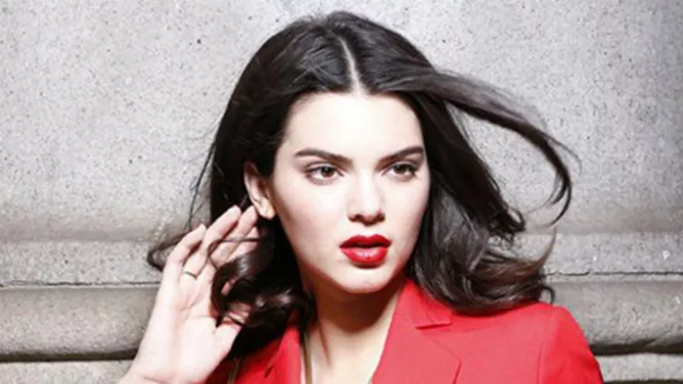 Kendall Jenner: Η πρώτη της καμπάνια για τα περιοδικά της Estee Lauder