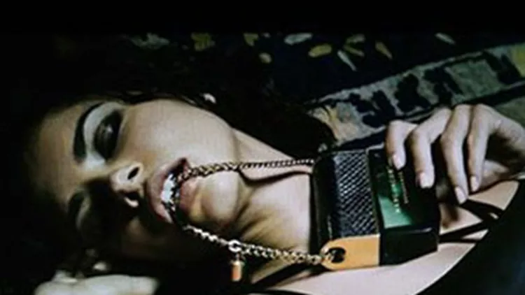 Η Adriana Lima στην πιο αισθησιακή φωτογράφιση για τον Marc Jacobs 