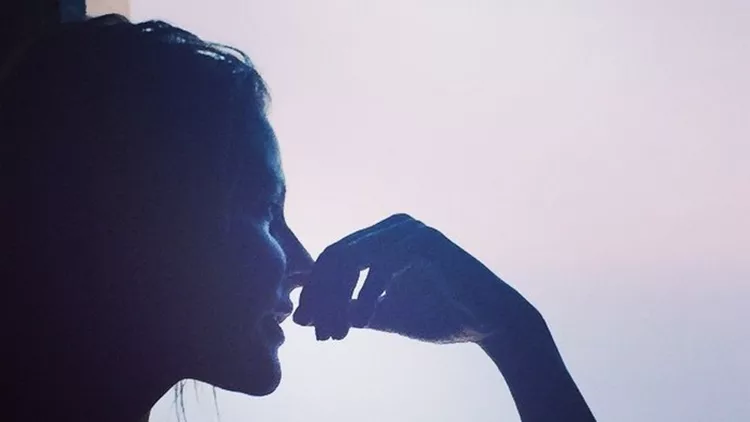 Η Τζένη Μπαλατσινού στις πρόσφατες διακοπές της στην Αμοργό
