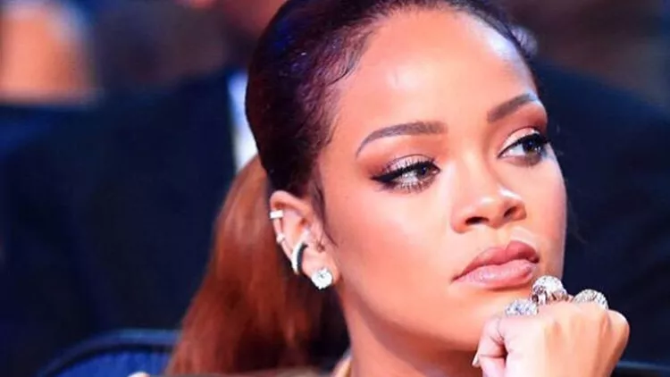 Rihanna: Η εμφάνιση της στα BET Awards και η συνάντηση με τον πρώην σύντροφο της Chris Brown