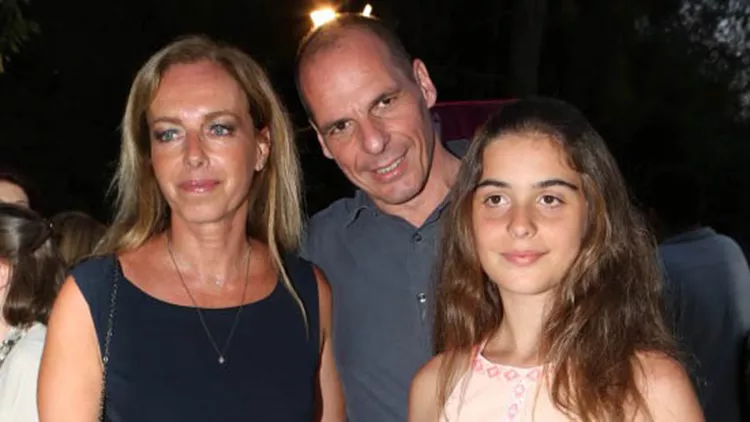 Και την Δανάη Στράτου