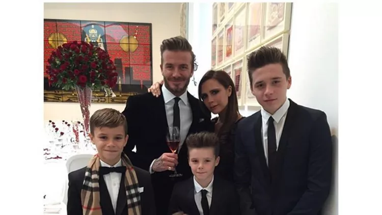 Η Victoria Beckham γιόρτασε την επέτειό του γάμου της ανεβάζοντας μια όμορφη οικογενειακή φωτογραφία.