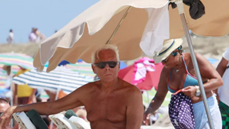 Giorgio Armani: Απολαμβάνει τον ήλιο και τη θάλασσα στην Ibiza