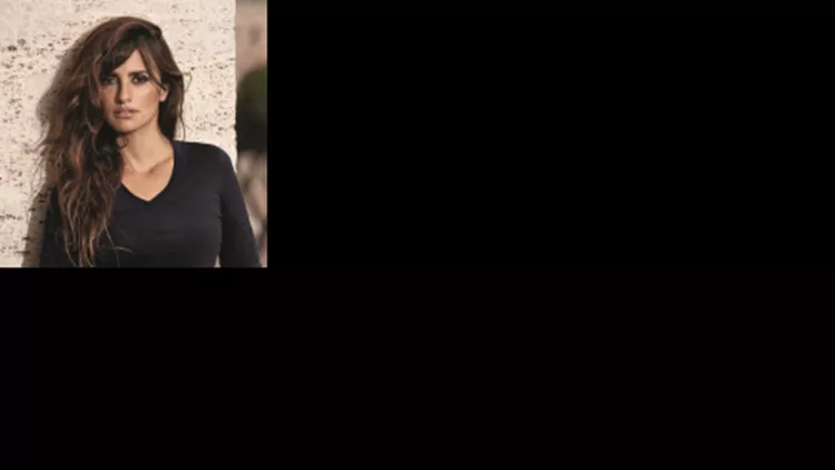 Penelope Cruz: Παρουσιάζει τη νέα συλλογή Carpisa