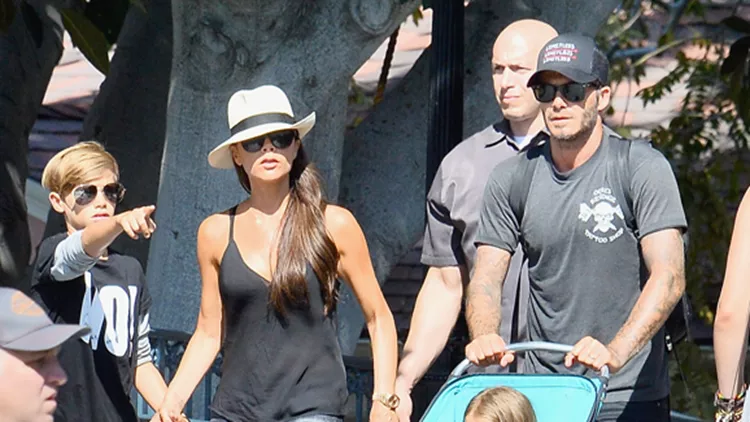 David & Victoria Beckham: Οικογενειακή έξοδος στην Disneyland