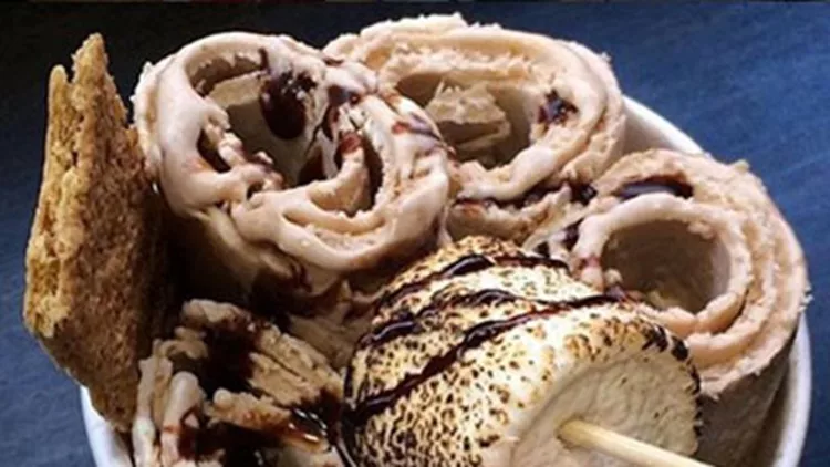Ice cream rolls: Το νέο αγαπημένο παγωτό των foodies