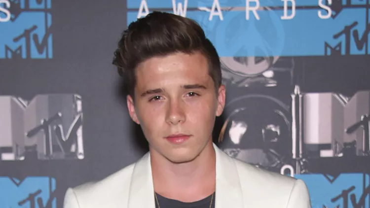 Brooklyn Beckham: Στο εξώφυλλο νεανικού fashion περιοδικού