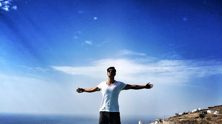 Σάκης Ρουβάς: Αποχαιρέτησε από το instagram τον Πατέρα Στρατή