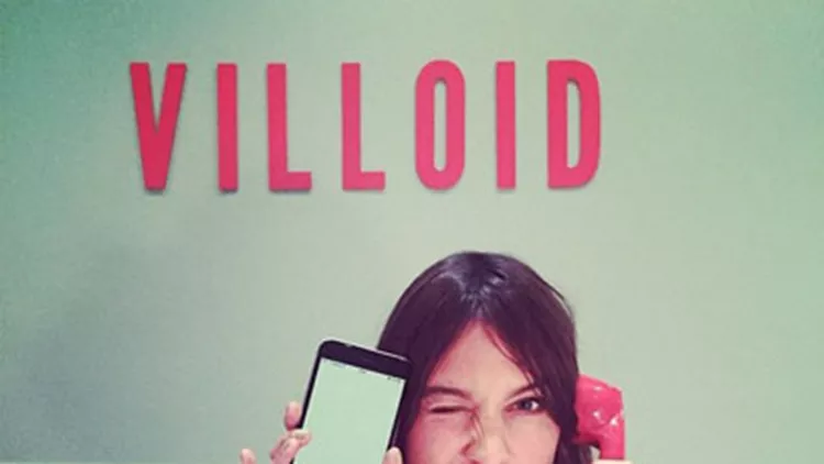 Η Alexa Chung λανσάρει το Villoid, ένα fashion app