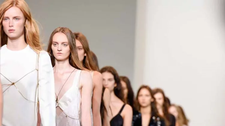 Calvin Klein S/S16: Οι celebrities και η αιθέρια συλλογή
