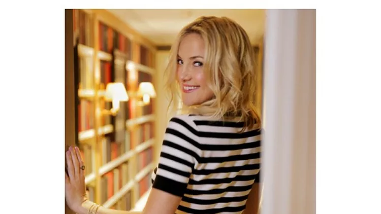 Kate Hudson: Ανέβασε στο instagram video με το γιο της που βουτάνε στη θάλασσα