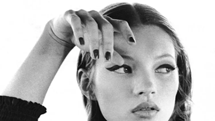 Kate Moss: Σε δημοπρασία φωτογραφίες της από όταν ήταν μόλις 18 χρονών