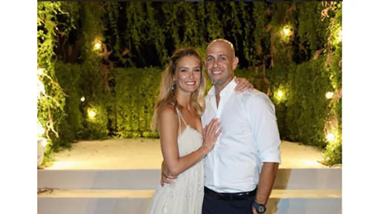 Το boho νυφικό που φόρεσε η Bar Refaeli στον γάμο της