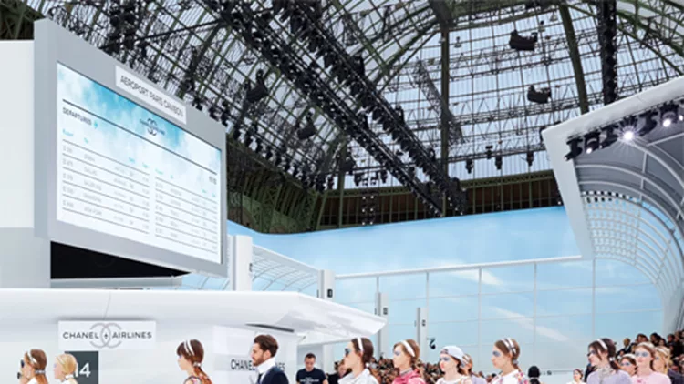 Chanel S/S 16: Οι πιο λαμπεροί celebrities στο εντυπωσιακό fashion show