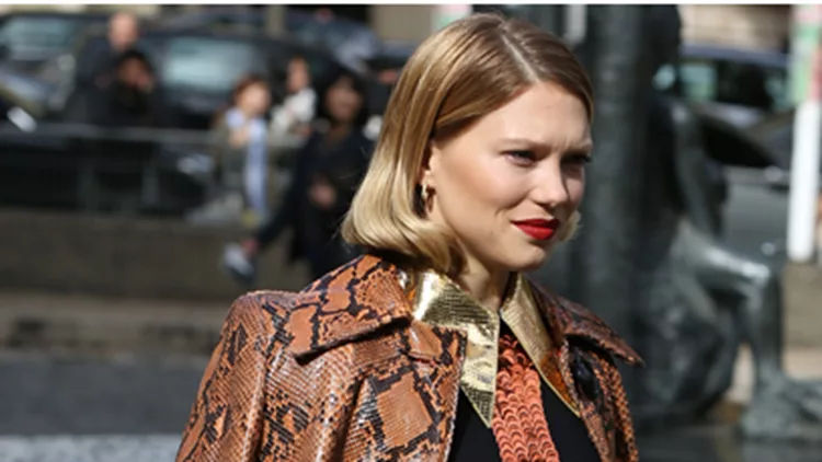 Η Léa Seydoux σου δείχνει πώς να γίνεις ένα πραγματικό Bond Girl