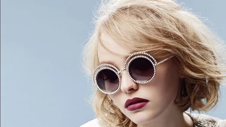 Lily-Rose Depp: Αποκαλύπτει πώς είναι να έχεις πατέρα τον Johnny Depp