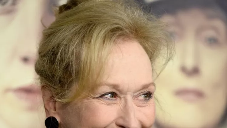 Μπορεί η Meryl Streep να είναι 66 ετών όμως εξακολουθεί να είναι γοητευτική και να μην κάνει υπερβολές στο μακιγιάζ της. Ένα μολύβι ματιών και λίγο χρώμα στα χείλη είναι όσα χρειάζεται με τέτοια γυναίκα