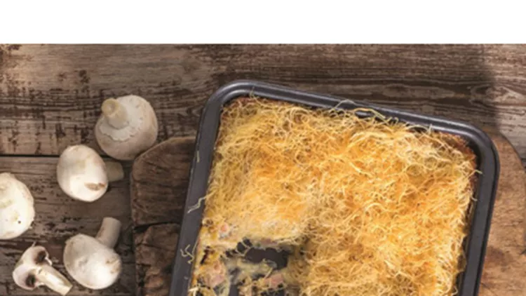 Ζαμπονοκασερόπιτα με Κανταΐφι από τον Άκη Πετρετζίκη