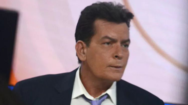 O Charlie Sheen παραδέχτηκε οτι είναι θετικός στον ιό HIV