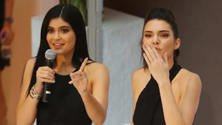 Kylie και Kendall Jenner: Χαμογελαστές σε εμπορικό κέντρο στη Μελβούρνη 